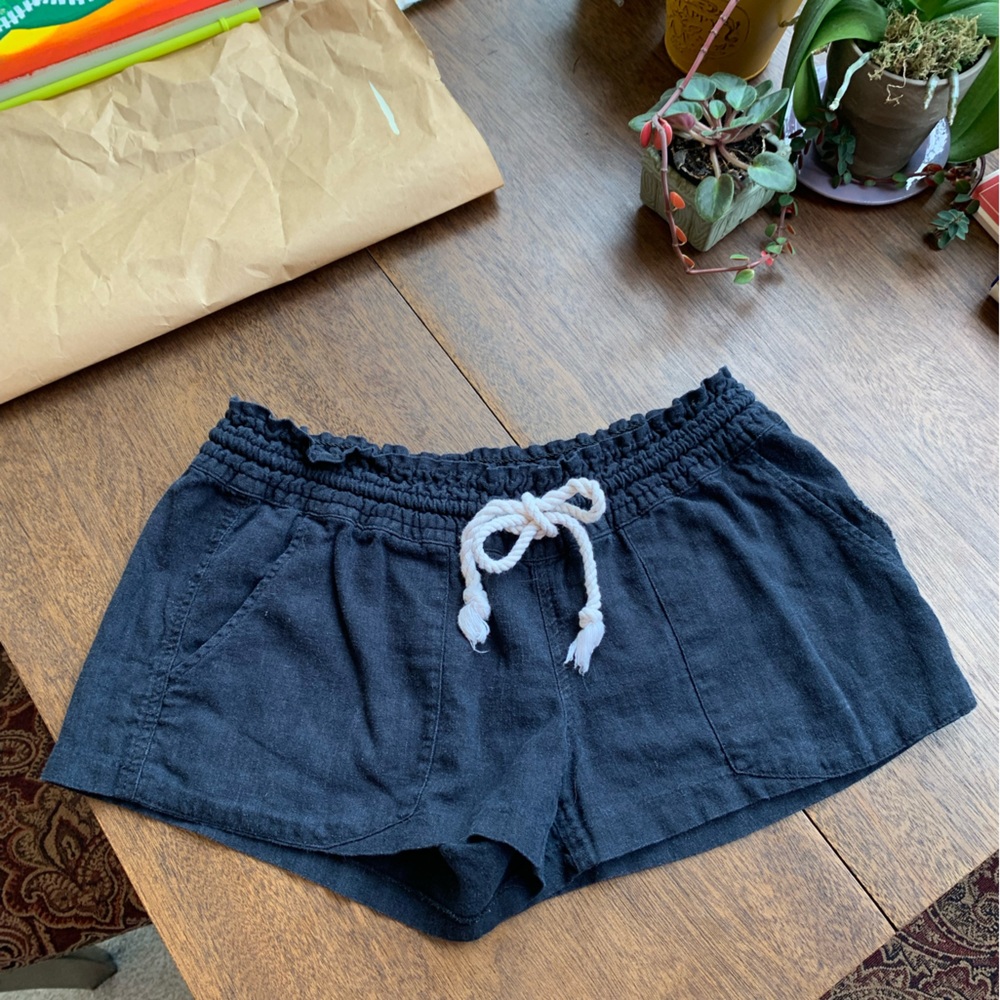 Women’s Medium Roxy Shorts